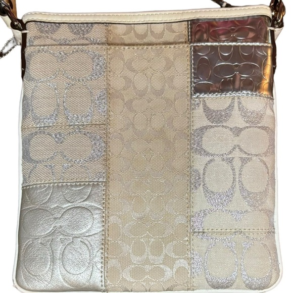 COACH 42481 SIGNATURE PATCHWORK SWINGPACK White Grey Silver - Picture 3 of 13